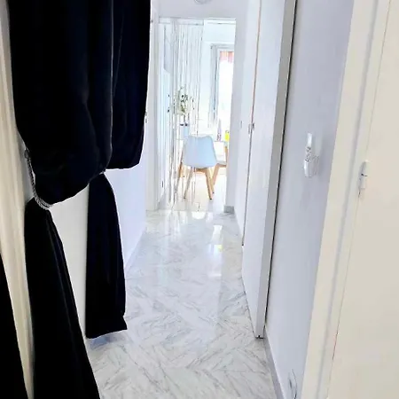Daire Floor With Sea View, Clim And Veranda *