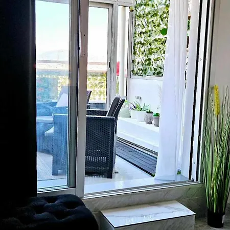 Floor With Sea View, Clim And Veranda Daire