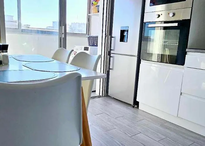 Floor With Sea View, Clim And Veranda Apartmán *